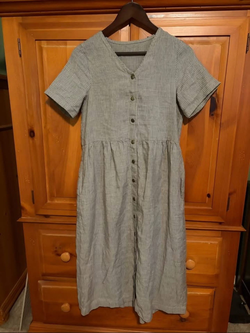 Button-Front Short Sleeve Midi Dress in Light Gray Stripe